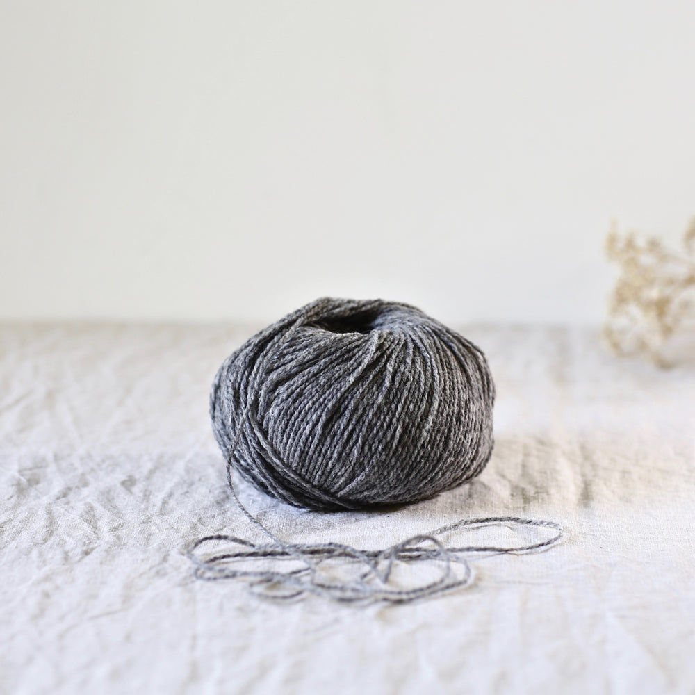De Rerum Natura Ulysse merino wol kleur Granit
